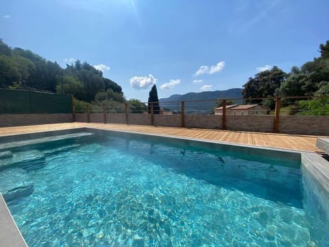 Mountain view, Pool view, Swimming pool