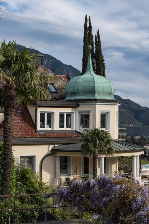 Property building, Garden