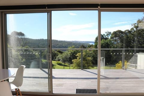 Kibanda on Lakeview - Fully fenced pet friendly Casa in Merimbula