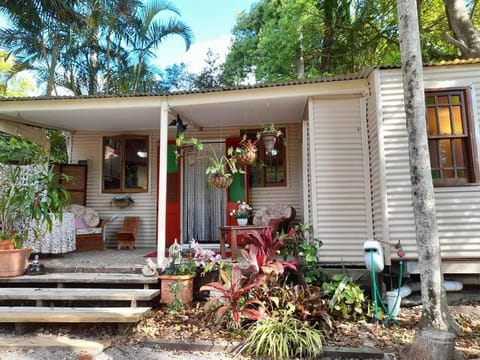 Quirky Cottage in Centre of Maleny, Walk Everywhere House in Maleny