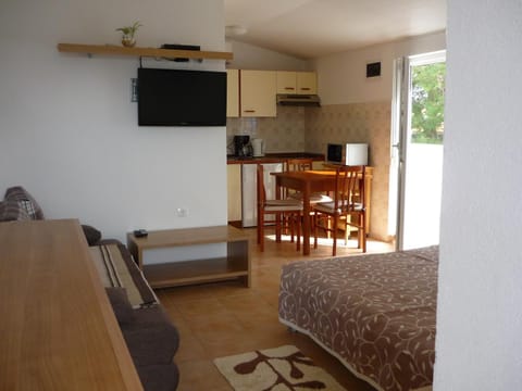 TV and multimedia, Living room, Dining area, Bedroom, minibar