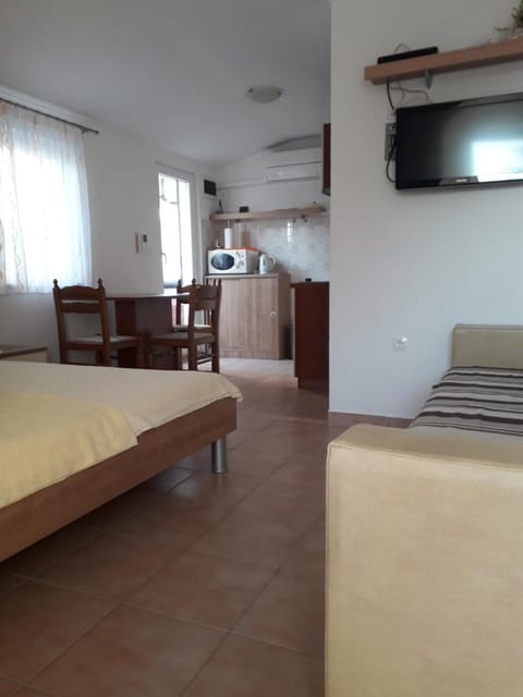 Living room, Photo of the whole room