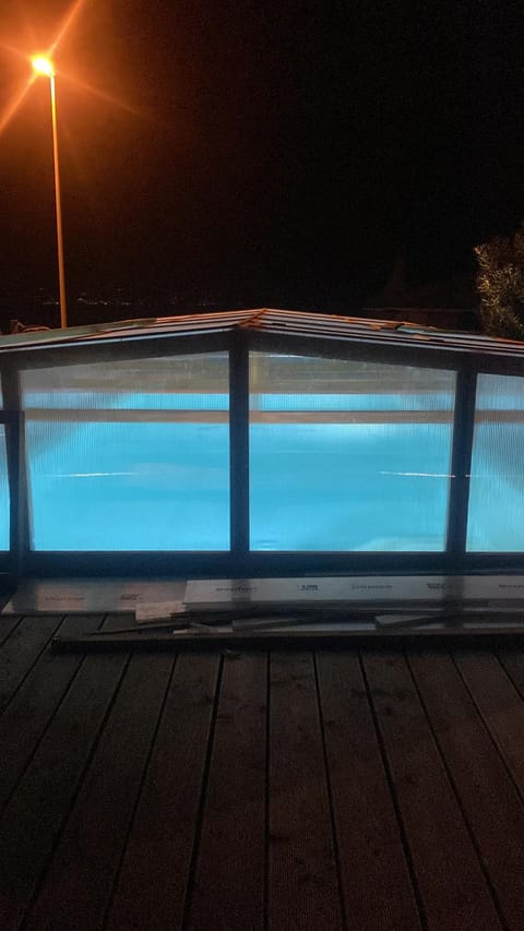 Night, Pool view