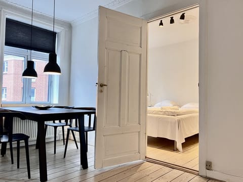 Two Bedroom Apartment In Copenhagen, Rantzausgade 32, Condo in Frederiksberg