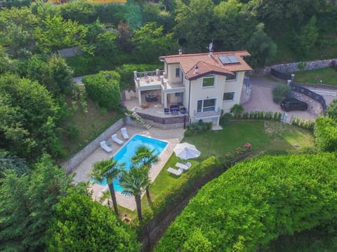 Patio, Bird's eye view, Balcony/Terrace, Garden view, Swimming pool, Parking