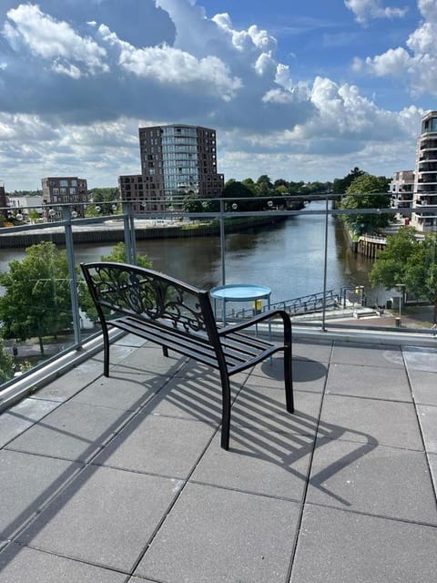 View (from property/room), Balcony/Terrace, River view