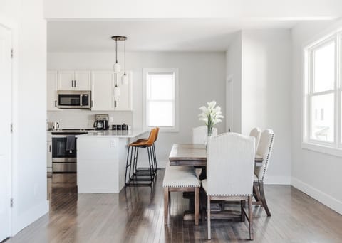 Dining area, kitchen
