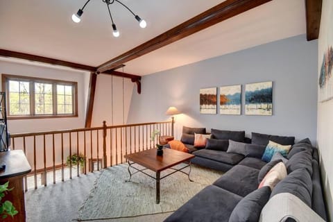 Manoir 118-10/Lovely 4-Bedroom condo with POOL Apartment in Mont-Tremblant