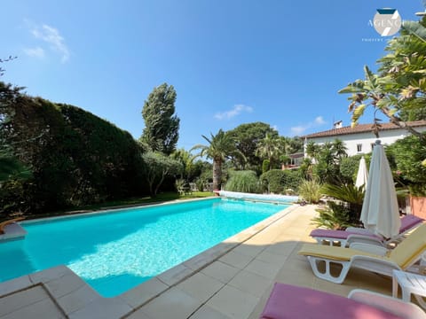 Garden, Swimming pool, sunbed