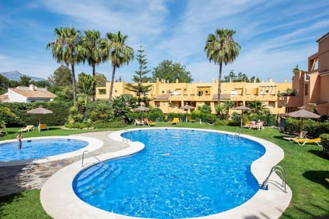 Spring, Natural landscape, Garden, Garden view, Pool view, Swimming pool, Swimming pool, sunbed