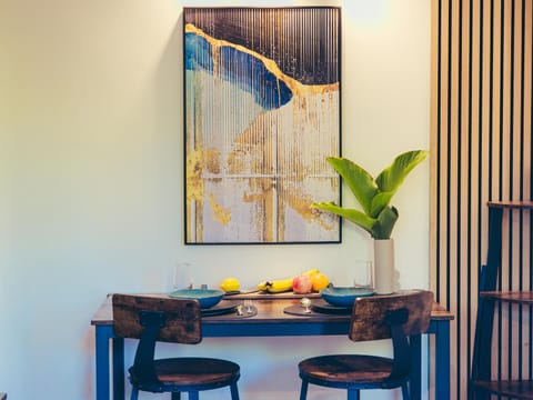 Food and drinks, Dining area, Food