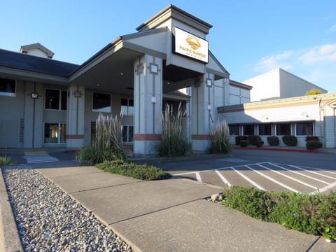 Pacific Sunrise Inn & Suites Hotel in Ocean Shores