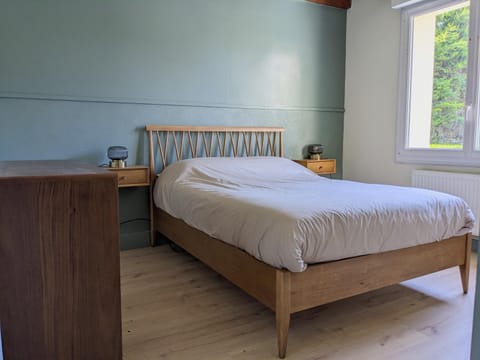 Bed, Photo of the whole room, Bedroom, wardrobe