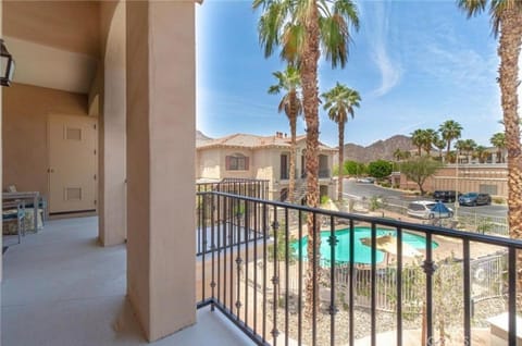 La Quinta Jewel - 1 Bedroom, Sleeps 4, Pool, Hot Tub, Mountain Views House in Indian Wells