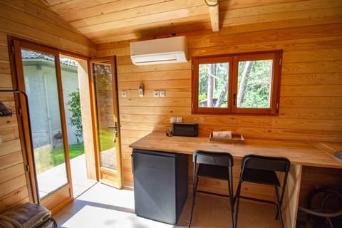 Dining area, oven, air conditioner