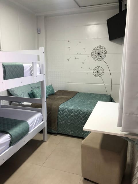 Bed, TV and multimedia, Bedroom, bunk bed