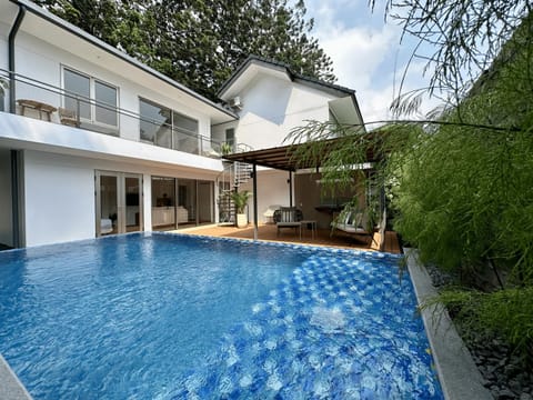 Bungalow Homes Bed and breakfast in Bandung
