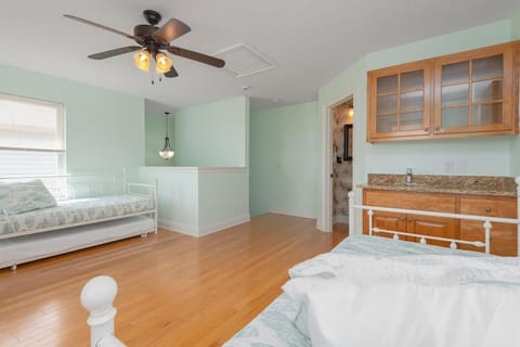 #Beautiful 4 Room Home in Panama City Beach 3 blocks from the Ocean Haus in Lower Grand Lagoon