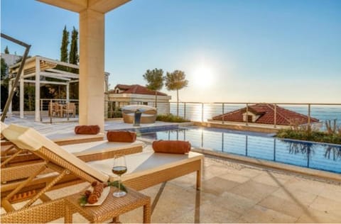 Balcony/Terrace, Swimming pool