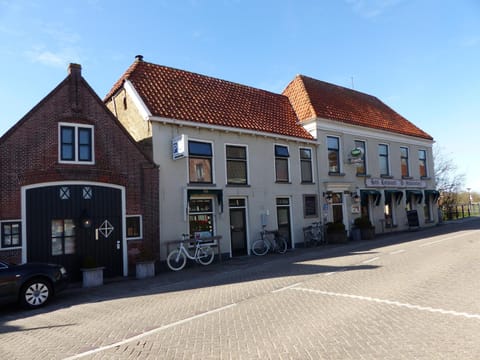 Property building, Facade/entrance