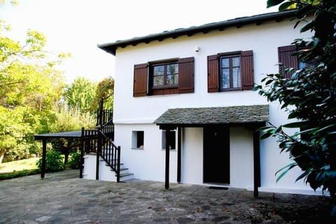 The Cottage in the Trees House in Magnesia Prefecture, Greece