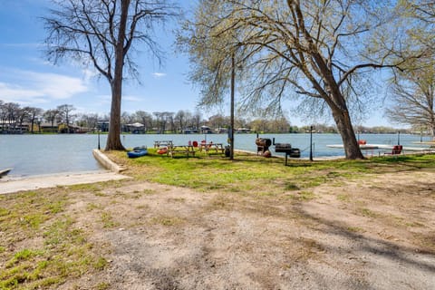 New Braunfels Vacation Rental on Lake Dunlap! House in New Braunfels