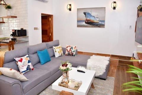 Zuri Luxe Beach Haven -2BR apartment with AC Condo in Malindi