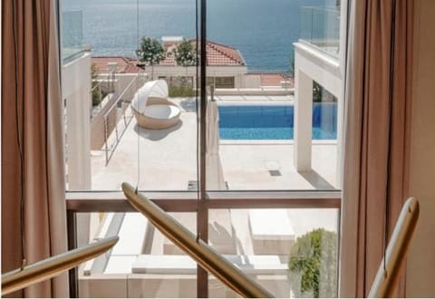 View (from property/room), Balcony/Terrace, Swimming pool