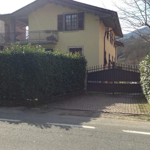 Apartment Acero Rosso Apartment in Province of Massa and Carrara