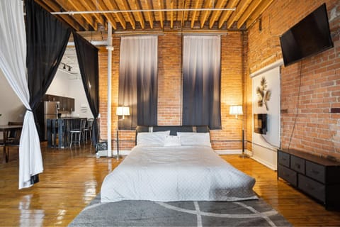 FULLY EQUIPPED FOR THE 2024 NFL DRAFT!!! - Downtown Detroit Loft Apartment in Windsor