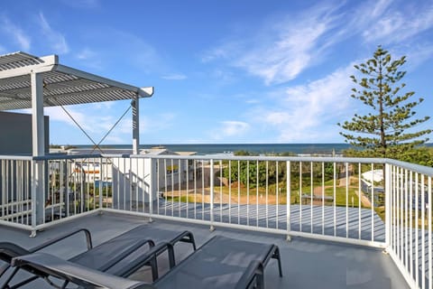 Stunning Penthouse across from Marcoola Beach Condominio in Marcoola