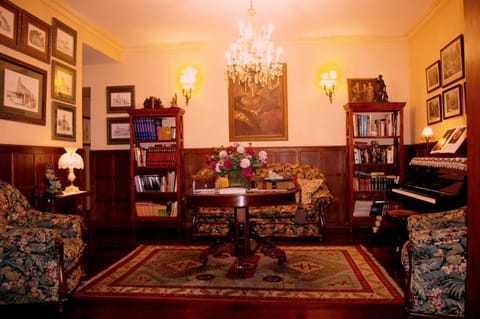 Library, Seating area