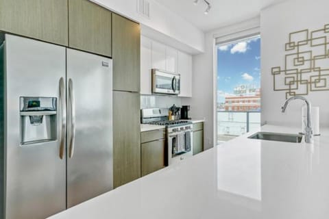 Modern Luxury 2 Bed with Panoramic City Views in Downtown LA Appart-hôtel in San Fernando Valley