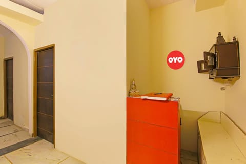 OYO Flagship 81491 Delight Home Stay Hotel in New Delhi