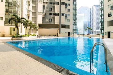 L1 Twin Bed Staycation in Bonifacio Global City 3 Condominio in Makati