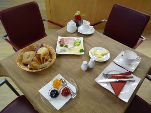 Cafe und Pension Blohm Übernachtung mit Frühstück in Greifswald