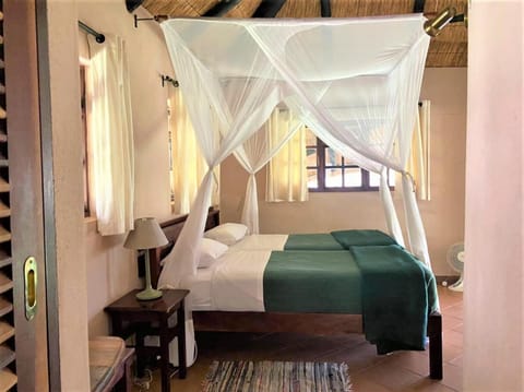 Double lodge on natural African bush - 2112 Condo in Zimbabwe