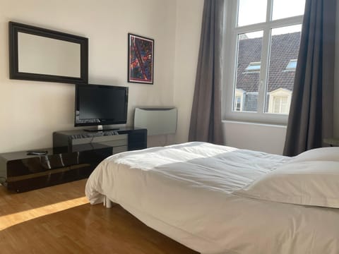 TV and multimedia, Photo of the whole room