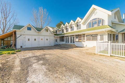 Shady Acres - Country Classic, Spectacular Views! House in Fruita