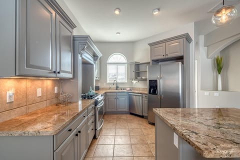 Desert Trails - Pickle Ball Court Bright Kitchen! Condo in Grand Junction