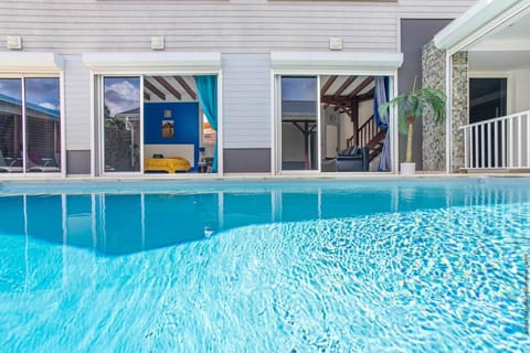 Villa Kaju : grande piscine et proche plage Chalet in Sainte-Luce