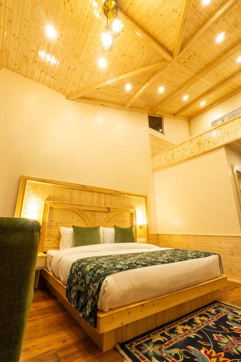 Rustic Wood Manali Hotel in Manali
