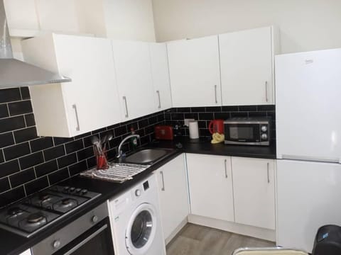 Ensuite Double-bed (H1) close to Burnley city centre Bed and Breakfast in Burnley