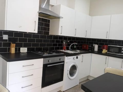 Double-bed (H2) close to Burnley city centre Alojamiento y desayuno in Burnley