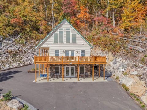 Shenandoah Retreat House in Shenandoah Valley