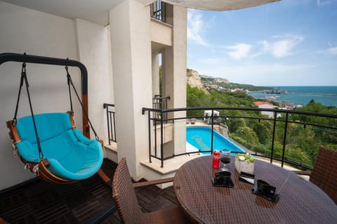 Patio, Natural landscape, View (from property/room), Balcony/Terrace, Seating area, Pool view, Sea view