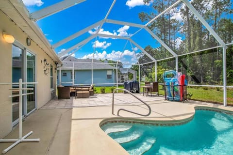 *Exclusive* Home w/private heated pool Haus in Palm Coast