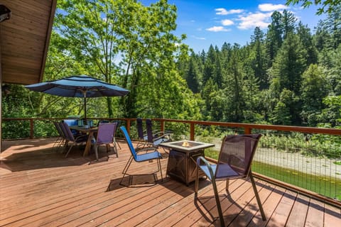 Lazy River Lodge - Hot Tub On the River Kayaks Haus in Russian River