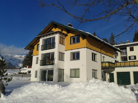 Facade/entrance, Winter