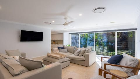 Coral Paradise - Metres From Beachfront Casa in Patonga